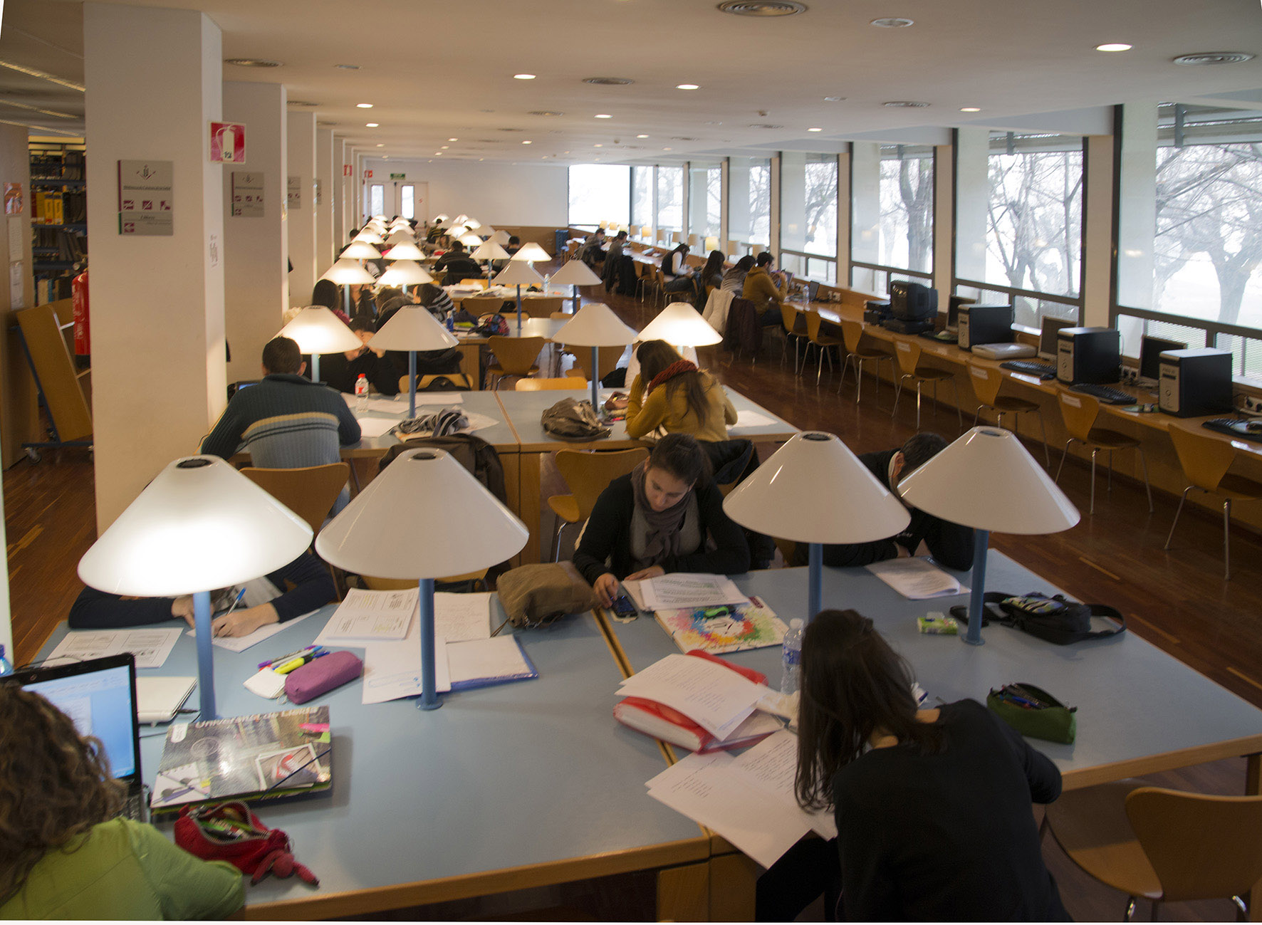 ciencies salut sala lectura 2